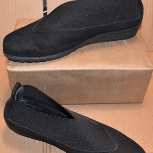 THE FLEXX WOMEN'S STRETCH RUN MOCCASIN